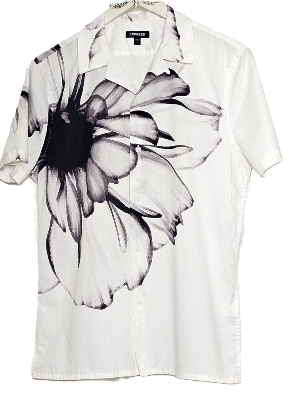 EXPRESS Mens Small White Black Floral Print Camp Collar Short Sleeve Button Down